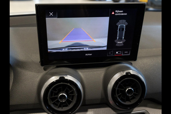Audi Q2 35 TFSI S Edition / 150pk / Achteruitrij camera / Stoelverwarming / Keyless entry /