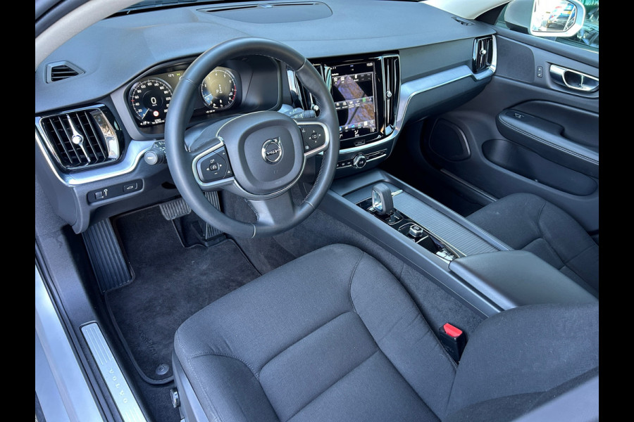 Volvo V60 2.0 B3 Momentum Business Trekhaak 1e EIG Carplay Adaptive Cruise Nederlandse Auto