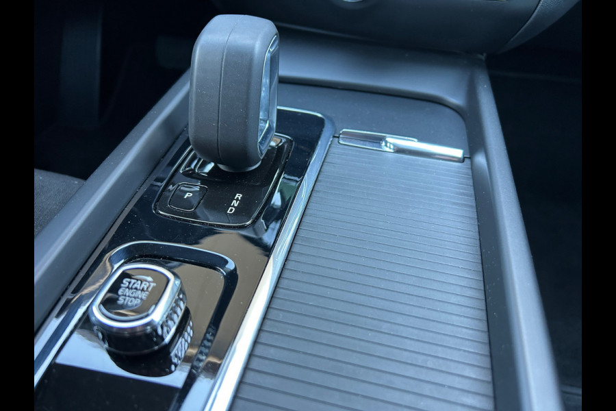 Volvo V60 2.0 B3 Momentum Business Trekhaak 1e EIG Carplay Adaptive Cruise Nederlandse Auto