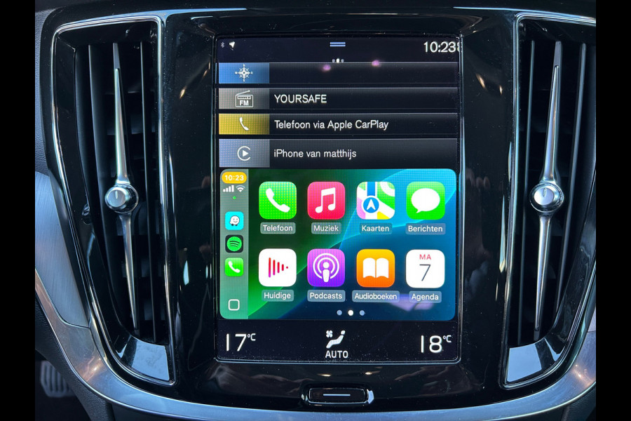 Volvo V60 2.0 B3 Momentum Business Trekhaak 1e EIG Carplay Adaptive Cruise Nederlandse Auto