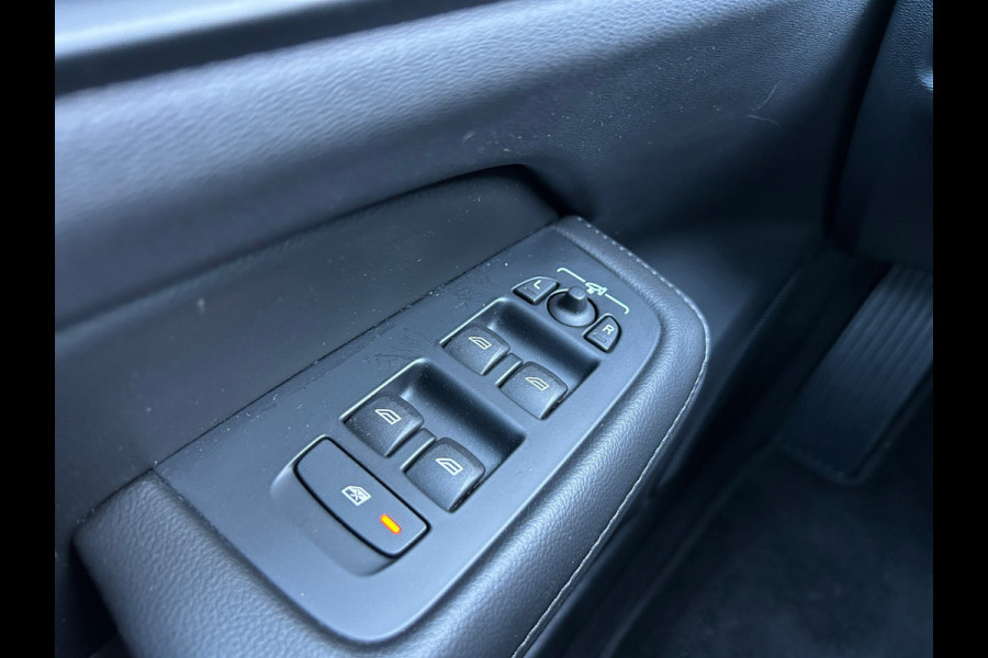 Volvo V60 2.0 B3 Momentum Business Trekhaak 1e EIG Carplay Adaptive Cruise Nederlandse Auto