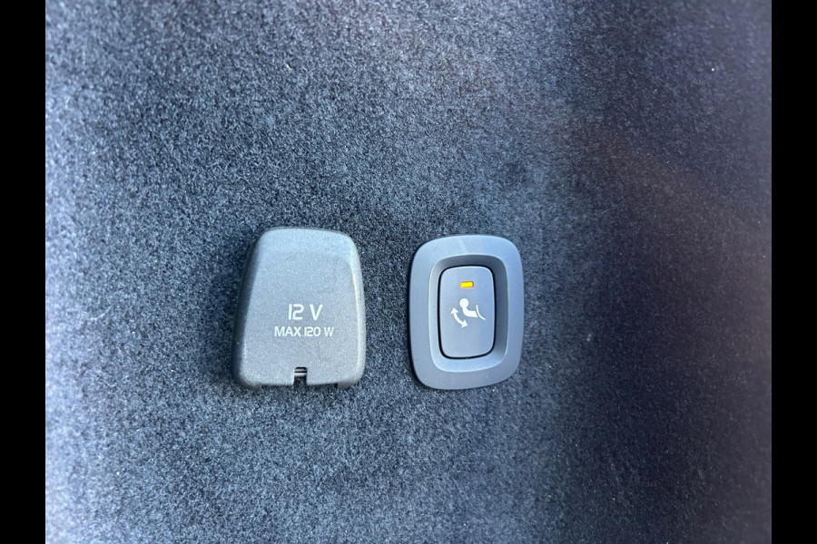 Volvo V60 2.0 B3 Momentum Business Trekhaak 1e EIG Carplay Adaptive Cruise Nederlandse Auto