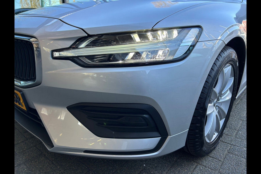 Volvo V60 2.0 B3 Momentum Business Trekhaak 1e EIG Carplay Adaptive Cruise Nederlandse Auto