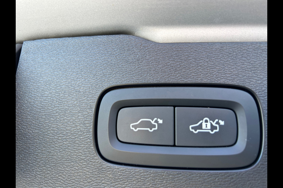 Volvo V60 2.0 B3 Momentum Business Trekhaak 1e EIG Carplay Adaptive Cruise Nederlandse Auto
