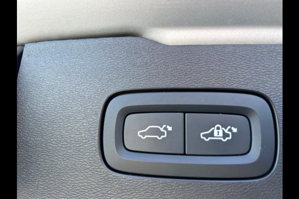 Volvo V60 2.0 B3 Momentum Business Trekhaak 1e EIG Carplay Adaptive Cruise Nederlandse Auto