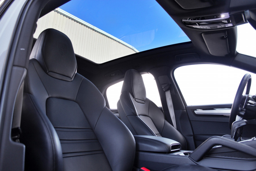 Porsche Cayenne Coupé 3.0 E-Hybrid Platinum Edition Orig NL | Sport Chrono | Pano | Sport Design | Sport Uitlaat