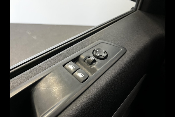 Toyota PROACE Electric Shuttle Long L3 Extra Range 75 kWh 9 pers. Navigatie Apple Carplay/Android Auto Parkeersensoren Cruise Control Lichtmetalen velgen Getinte ramen Airco
