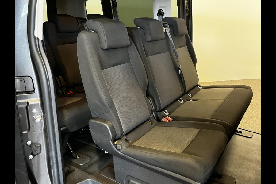 Toyota PROACE Electric Shuttle Long L3 Extra Range 75 kWh 9 pers. Navigatie Apple Carplay/Android Auto Parkeersensoren Cruise Control Lichtmetalen velgen Getinte ramen Airco