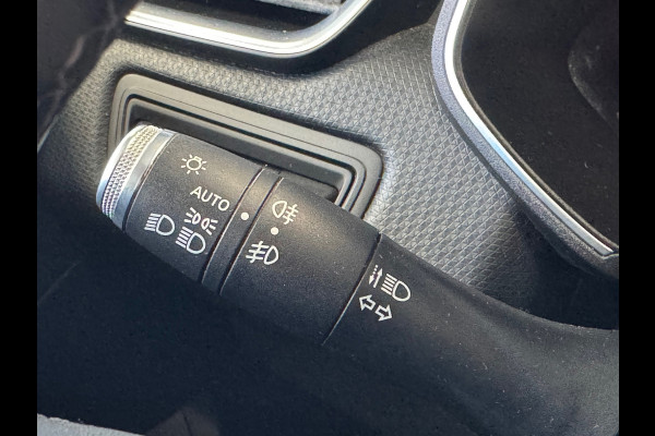 Renault Clio 1.0 TCe Business Zen TREKHAAK AIRCO PDC CRUISE NAVIGATIE BLUETOOTH LANE ASSIST KEYLESS-GO TELEFOONLADER USB AUX