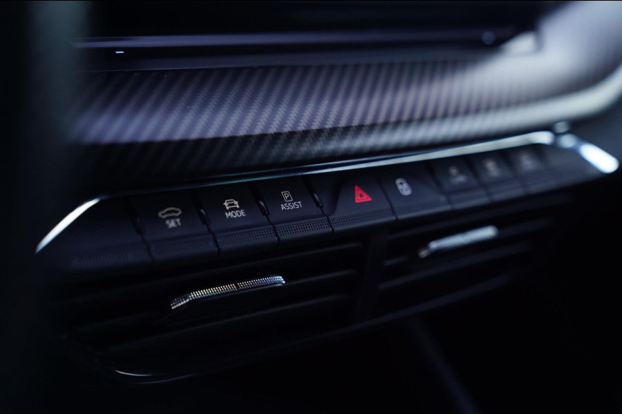 Škoda Octavia 2.0 TDI RS | Nardo | Massage stoelen | RS-zetels | Virtual cockpit | Alcantara | Facelift | Stoelverwarming V+A |