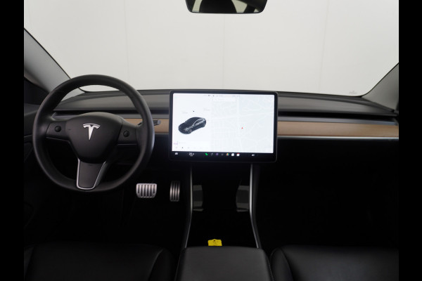 Tesla Model 3 Performance 513pk  0-100kmh in 3,4 sec. 20"lm FSD-3 computer AutoPilot Carbon-Spoiler Premium-HiFi Pano.dak Camera Leer Adaptive Navi full map LED-a+v Comfortstoelen ACC DAB Voorverwarmen interieur via App Keyless via Telefoonsleutel One-Pedal-Drive 4WD Rode Remklauwen Carbon-Spoiler Premium Audio Veel grip door 4WD vierwielaandrijving.  Origineel Nederlandse auto! Nieuwprijs €65.680 Accu garantie tot 21-12-2027