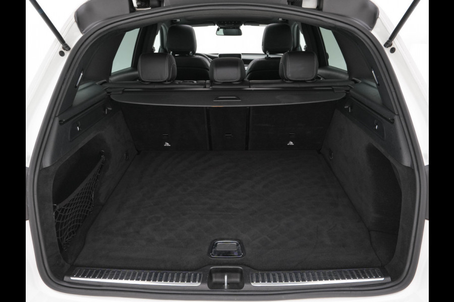 Mercedes-Benz GLC 250 4MATIC Premium AMG-Sportpack Aut. *PANO | LEATHER-MICROFIBRE | FULL-LED | BLINDSPOT | SPORT-SEATS | NAVI-FULLMAP | CAMERA | SHIFT-PADDLES | AMBIENT-LIGHT | HEATED-SEATS | TOWBAR | 19''ALU*