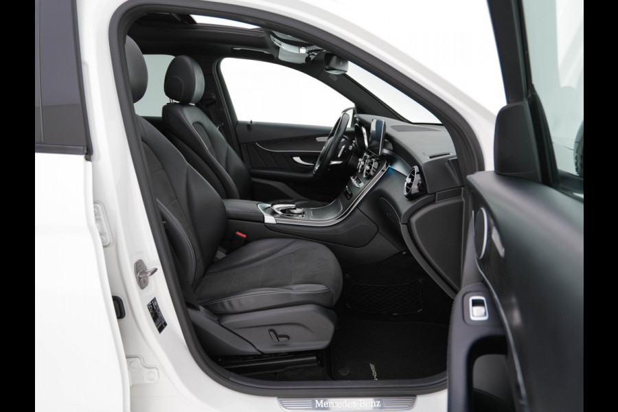 Mercedes-Benz GLC 250 4MATIC Premium AMG-Sportpack Aut. *PANO | LEATHER-MICROFIBRE | FULL-LED | BLINDSPOT | SPORT-SEATS | NAVI-FULLMAP | CAMERA | SHIFT-PADDLES | AMBIENT-LIGHT | HEATED-SEATS | TOWBAR | 19''ALU*