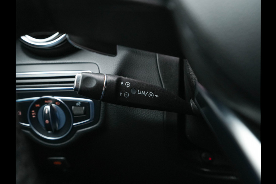 Mercedes-Benz GLC 250 4MATIC Premium AMG-Sportpack Aut. *PANO | LEATHER-MICROFIBRE | FULL-LED | BLINDSPOT | SPORT-SEATS | NAVI-FULLMAP | CAMERA | SHIFT-PADDLES | AMBIENT-LIGHT | HEATED-SEATS | TOWBAR | 19''ALU*