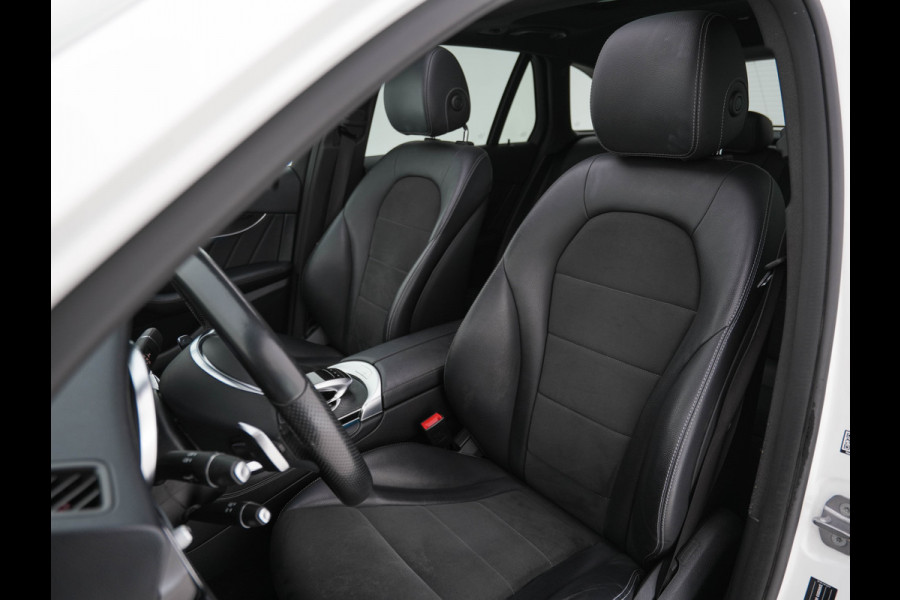 Mercedes-Benz GLC 250 4MATIC Premium AMG-Sportpack Aut. *PANO | LEATHER-MICROFIBRE | FULL-LED | BLINDSPOT | SPORT-SEATS | NAVI-FULLMAP | CAMERA | SHIFT-PADDLES | AMBIENT-LIGHT | HEATED-SEATS | TOWBAR | 19''ALU*
