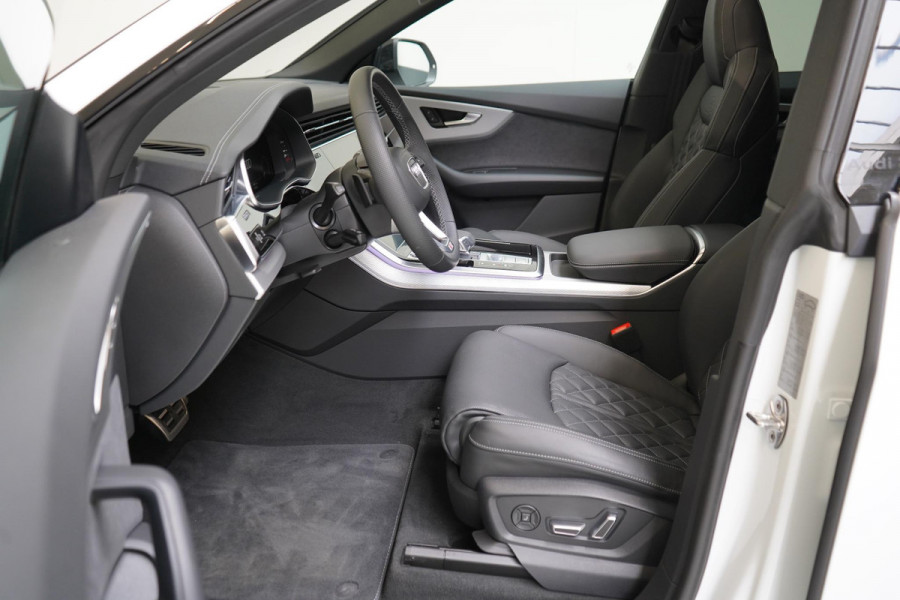 Audi Q8 60 TFSI e quattro Pro Line S Competition | B&O | Massagestoelen | Laser LED | Panoramadak | Trekhaak | Luchtvering