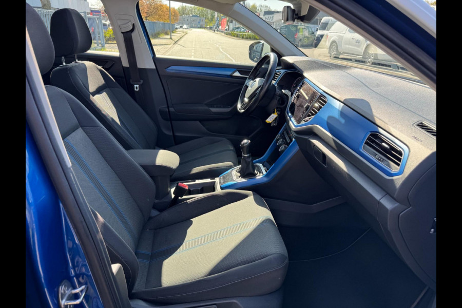 Volkswagen T-Roc 1.5 TSI Sport Camera Panorama Stoelver. Trekhaak