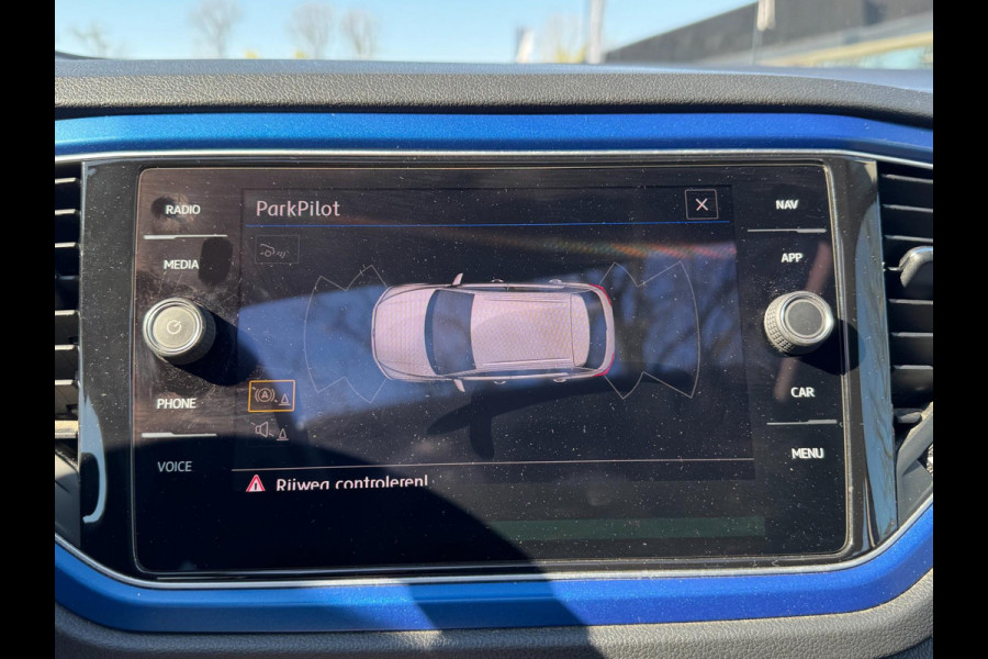 Volkswagen T-Roc 1.5 TSI Sport Camera Panorama Stoelver. Trekhaak