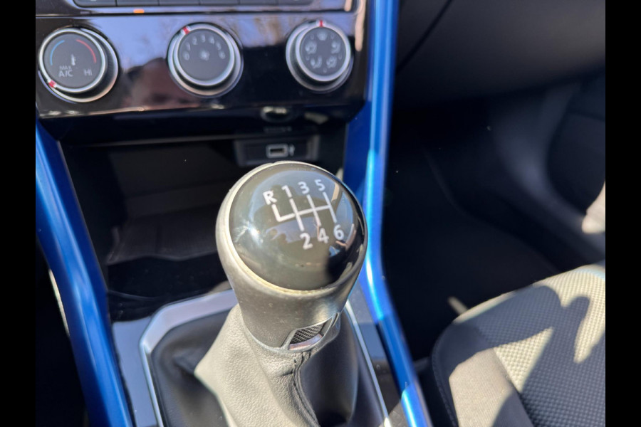 Volkswagen T-Roc 1.5 TSI Sport Camera Panorama Stoelver. Trekhaak