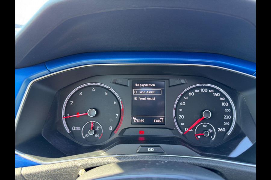 Volkswagen T-Roc 1.5 TSI Sport Camera Panorama Stoelver. Trekhaak