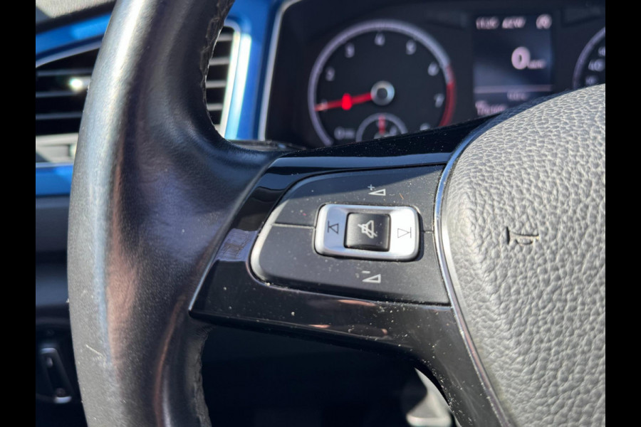 Volkswagen T-Roc 1.5 TSI Sport Camera Panorama Stoelver. Trekhaak