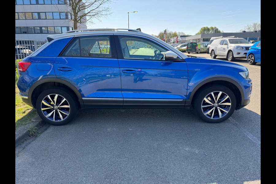 Volkswagen T-Roc 1.5 TSI Sport Camera Panorama Stoelver. Trekhaak