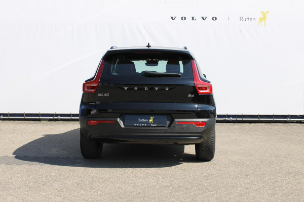 Volvo XC40 B4 211PK Automaat Plus Dark Adaptieve Cruise Control / Semi elektrisch wegklapbare trekhaak / Verwarmbare voorruit / Google Infotainment / Blis / Parkeersensoren voor en achter met parkeercamera