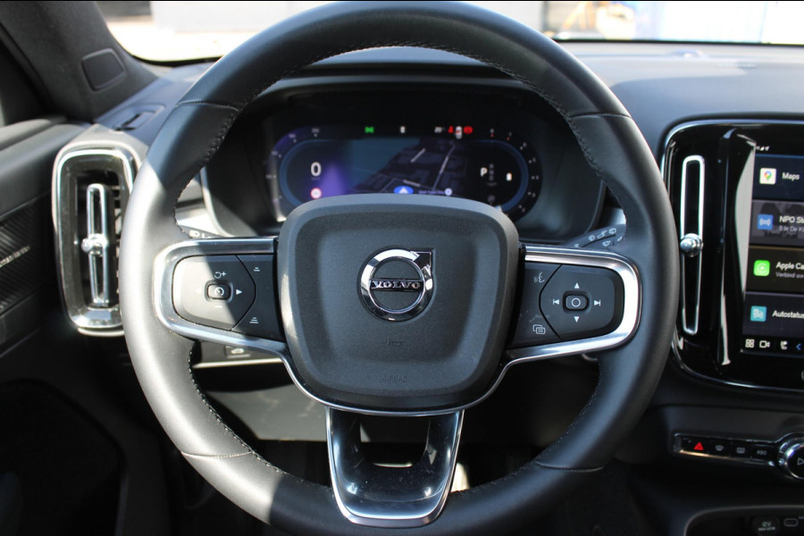 Volvo XC40 B4 211PK Automaat Plus Dark Adaptieve Cruise Control / Semi elektrisch wegklapbare trekhaak / Verwarmbare voorruit / Google Infotainment / Blis / Parkeersensoren voor en achter met parkeercamera