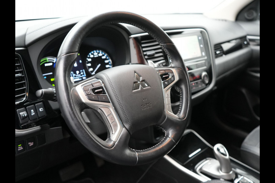 Mitsubishi Outlander 2.4 Intense Plug in Hybrid 225pk PHEV | Alcantara Sportstoelen | Parkeersensoren | Adaptive Cruise | Apple Carplay | Camera | DAB | L.M. 18" | Climate Control |