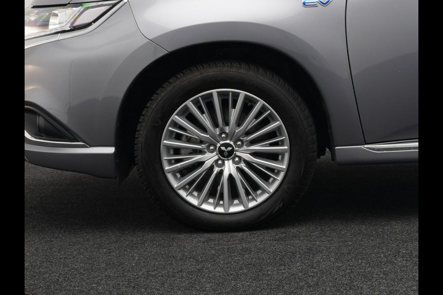 Mitsubishi Outlander 2.4 Intense Plug in Hybrid 225pk PHEV | Alcantara Sportstoelen | Parkeersensoren | Adaptive Cruise | Apple Carplay | Camera | DAB | L.M. 18" | Climate Control |