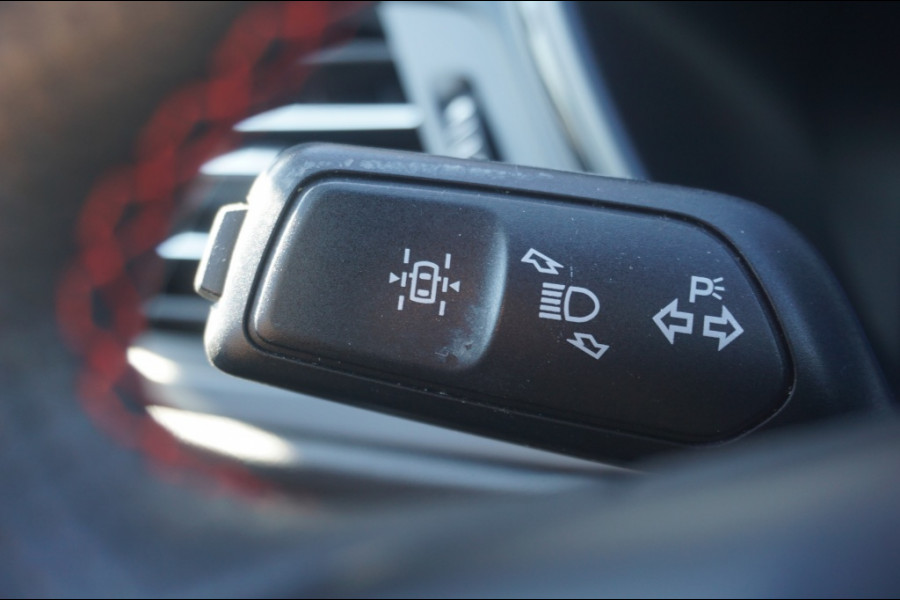 Ford Kuga PHEV ST-LINE AUTOMAAT B&O AUDIO | NAVI | CARPLAY | STOELVERW!
