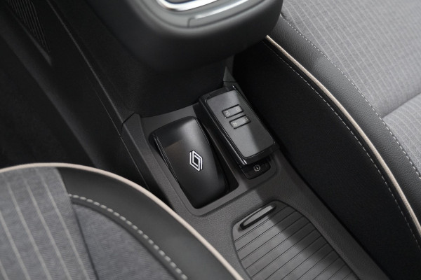 Renault Clio 1.6 E-Tech Full Hybrid 145 techno | 360 Camera | Bose Audio | Stoelverwarming | 9.3 Inch Groot Scherm