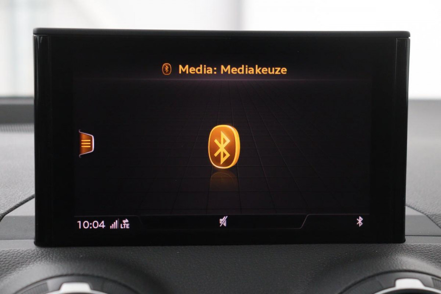 Audi Q2 35 TFSI Sport | Trekhaak | Camera | Navigatie | Sportstoelen | Climate control | PDC | Cruise control | Bluetooth
