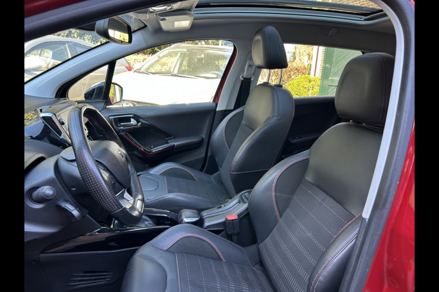Peugeot 2008 1.2 110pk Automaat GT-Line Panodak, Navi, Carplay, PDC
