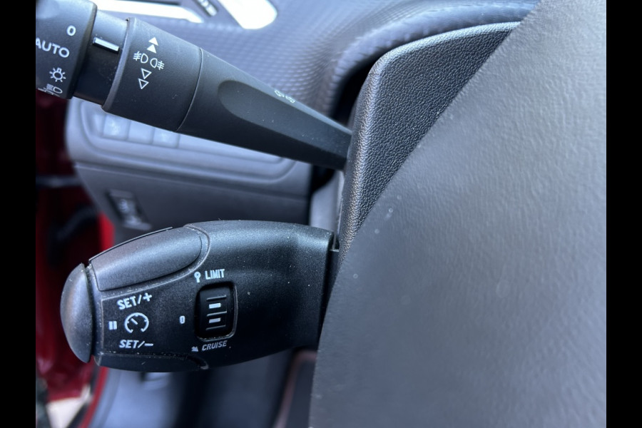 Peugeot 2008 1.2 110pk Automaat GT-Line Panodak, Navi, Carplay, PDC