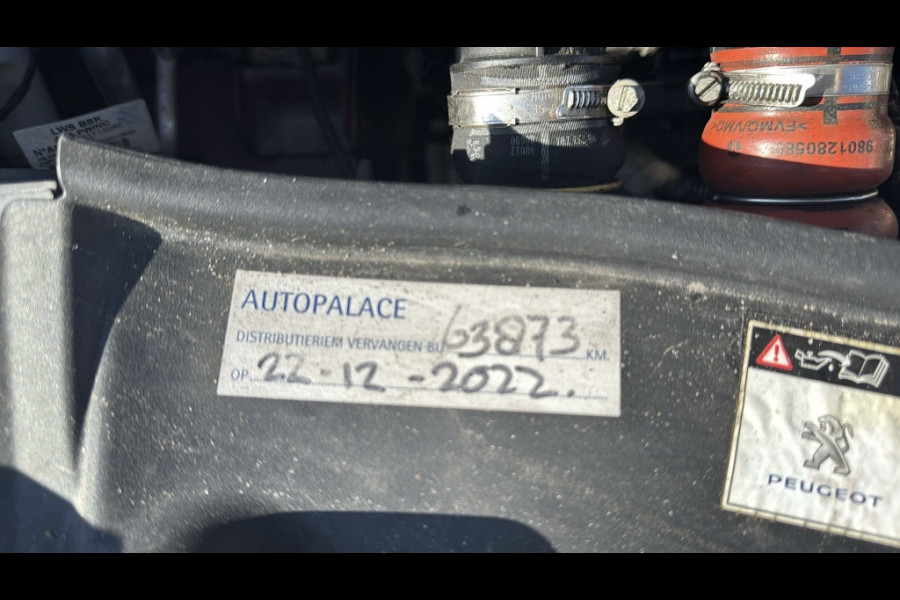 Peugeot 2008 1.2 110pk Automaat GT-Line Panodak, Navi, Carplay, PDC