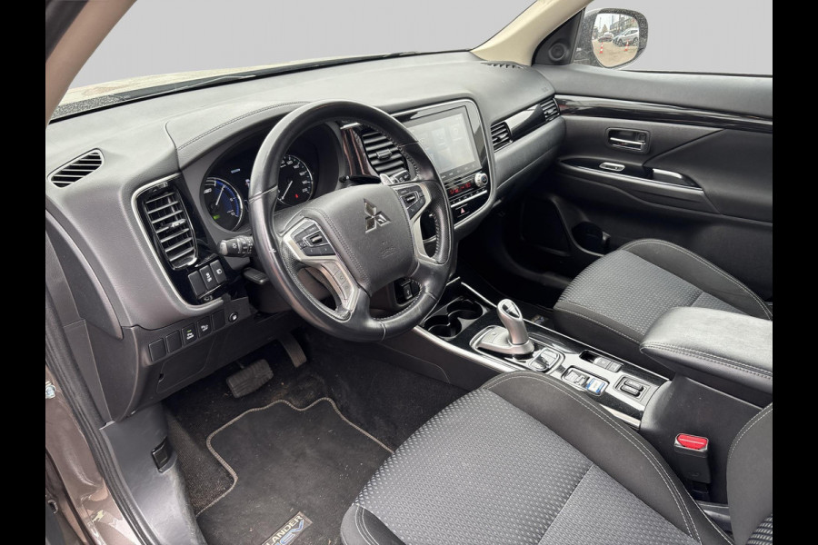 Mitsubishi Outlander 2.4 PHEV Pure+ Apple Carplay/Android Auto | stoelverwarming | trekhaak