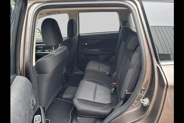 Mitsubishi Outlander 2.4 PHEV Pure+ Apple Carplay/Android Auto | stoelverwarming | trekhaak
