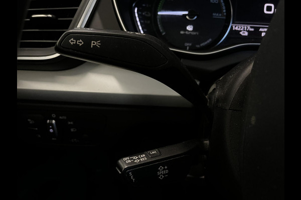 Audi Q5 50 TFSI e S edition 299 PK S-Line Airco | ECC MMI Navi Plus Cruise Control PDC VA Trekhaak