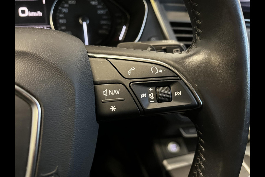 Audi Q5 50 TFSI e S edition 299 PK S-Line Airco | ECC MMI Navi Plus Cruise Control PDC VA Trekhaak