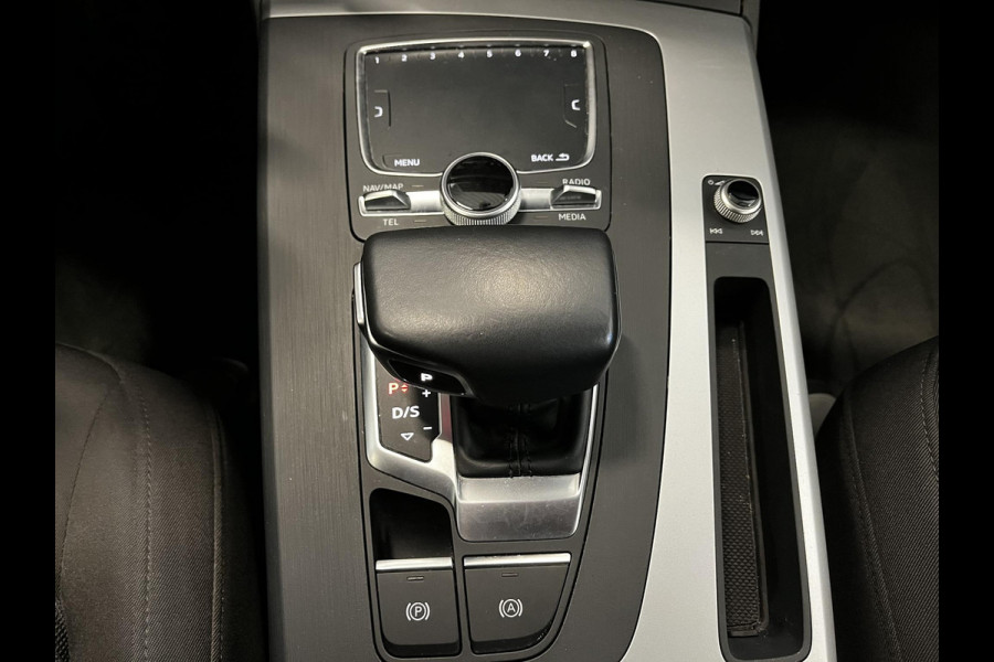 Audi Q5 50 TFSI e S edition 299 PK S-Line Airco | ECC MMI Navi Plus Cruise Control PDC VA Trekhaak
