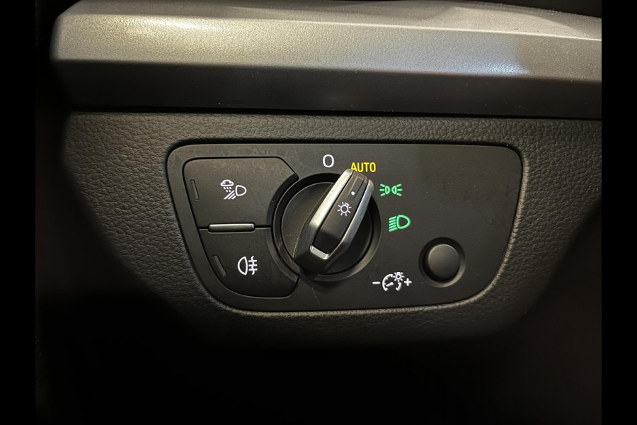 Audi Q5 50 TFSI e S edition 299 PK S-Line Airco | ECC MMI Navi Plus Cruise Control PDC VA Trekhaak