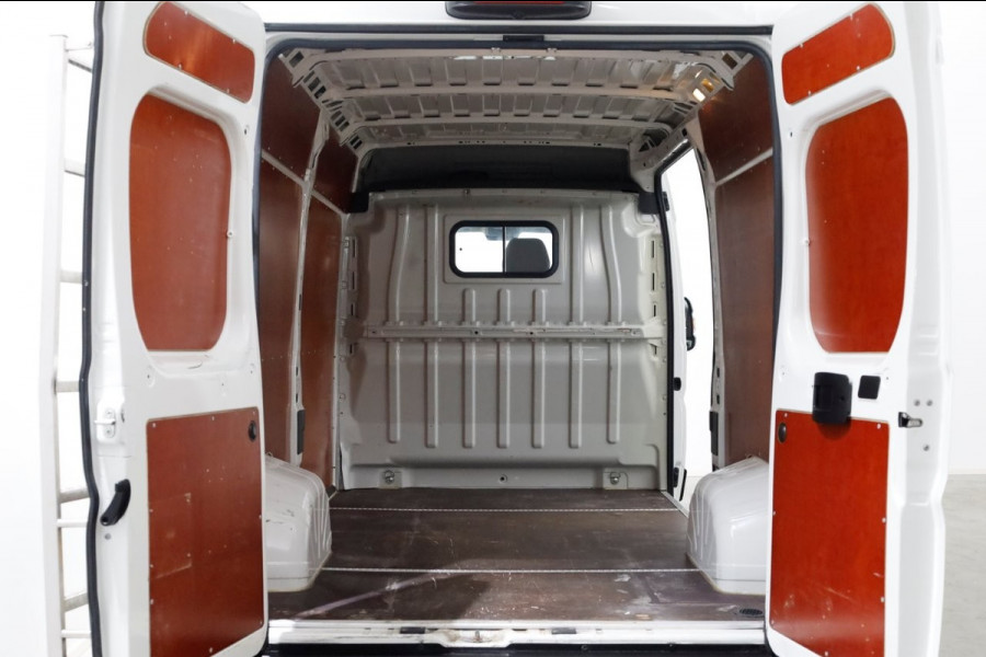 Peugeot Boxer 2.2 BlueHDi 120pk L2H2 Premium Airco/Navi 08-2020