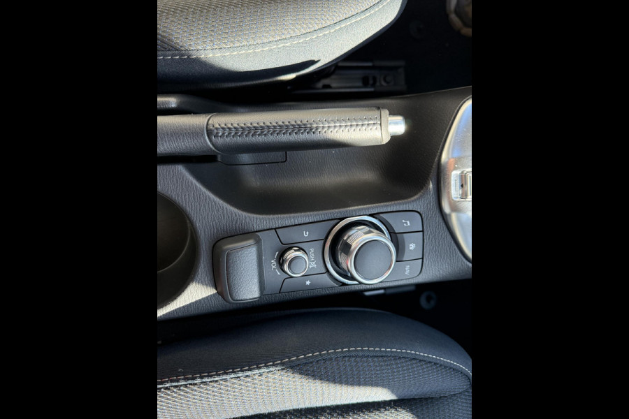 Mazda 2 1.5 Skyactiv-G Luxury Automaat | iACTIVSENSE PACK | CAMERA | STOELVERWARMING |