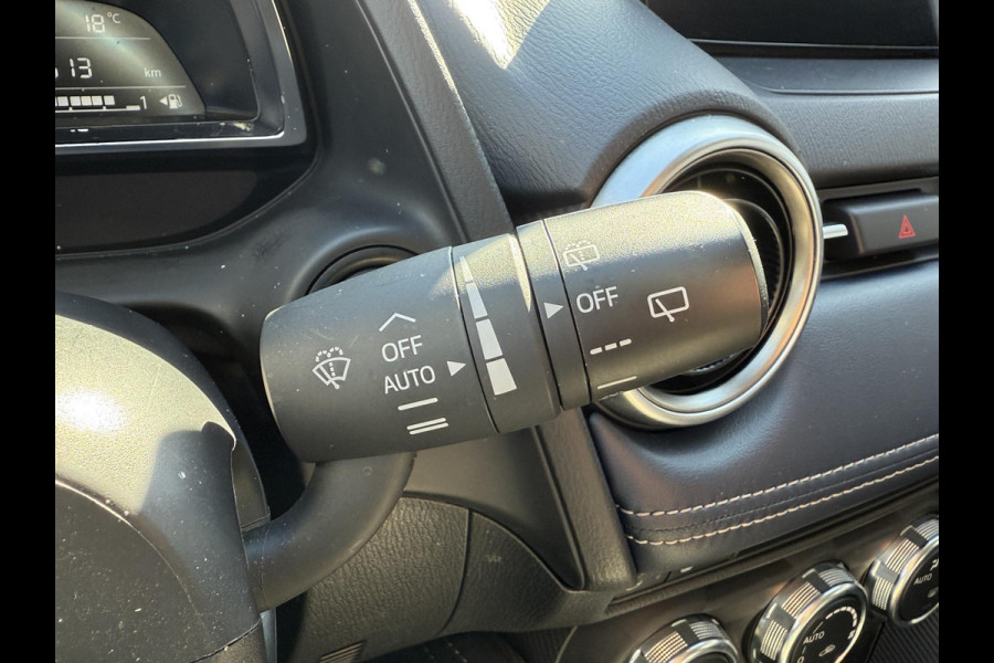 Mazda 2 1.5 Skyactiv-G Luxury Automaat | iACTIVSENSE PACK | CAMERA | STOELVERWARMING |