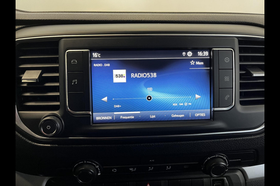 Toyota PROACE Electric Shuttle Long Extra Range Cool 75 kWh 9 pers. Navigatie Apple Carplay/Android Auto Parkeersensoren Cruise Control Lichtmetalen velgen Getinte ramen Airco