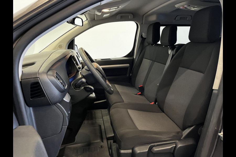 Toyota PROACE Electric Shuttle Long Extra Range Cool 75 kWh 9 pers. Navigatie Apple Carplay/Android Auto Parkeersensoren Cruise Control Lichtmetalen velgen Getinte ramen Airco
