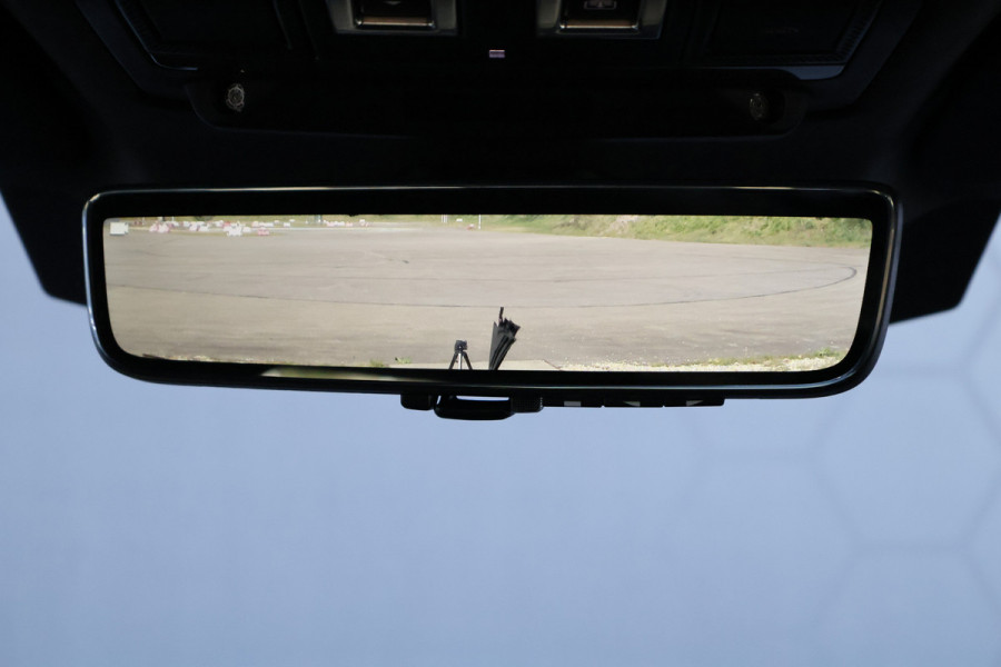 Land Rover Defender 110 P400e X-Dynamic SE URBAN | ADAPTIVE CRUISE | TREKHAAK | STOELVERWARMING | STUURVERWARMING | ELEKTRISCHE STOELEN |