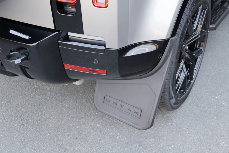 Land Rover Defender 110 P400e X-Dynamic SE URBAN | ADAPTIVE CRUISE | TREKHAAK | STOELVERWARMING | STUURVERWARMING | ELEKTRISCHE STOELEN |