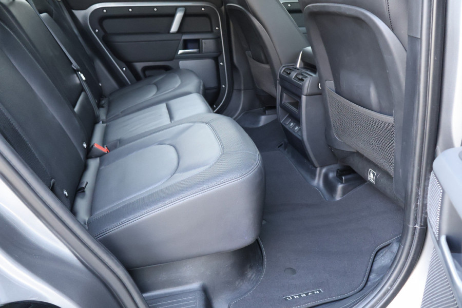 Land Rover Defender 110 P400e X-Dynamic SE URBAN | ADAPTIVE CRUISE | TREKHAAK | STOELVERWARMING | STUURVERWARMING | ELEKTRISCHE STOELEN |